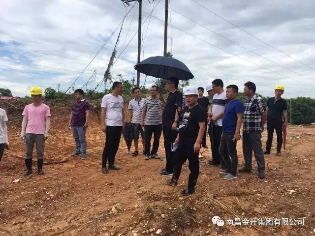 九州jiuzhou（中国）高管前往新建江拖路道路工程现场协调工作 