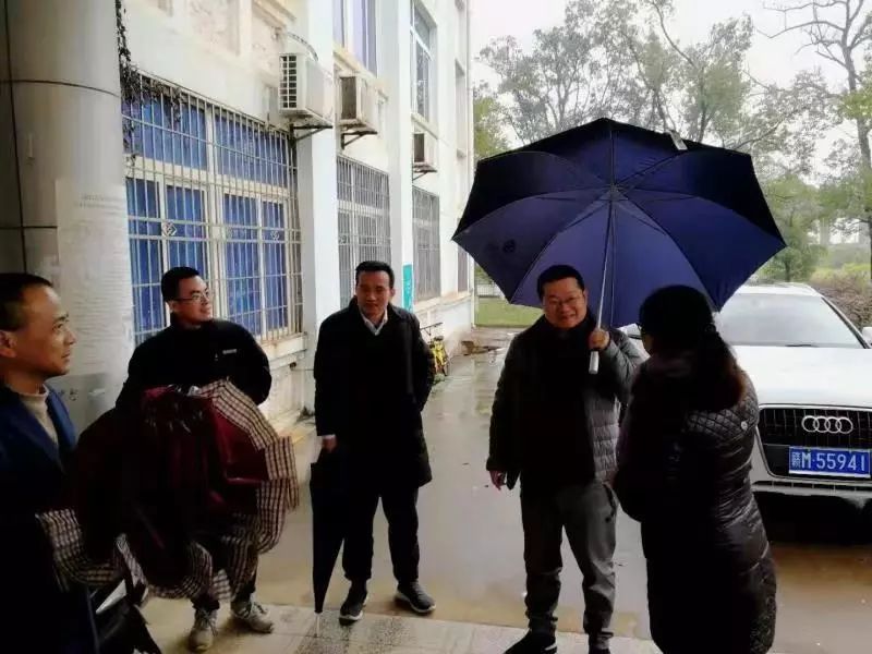金开九州jiuzhou（中国）董事长胡顺明前往洪城警苑检查指导文明城市创建