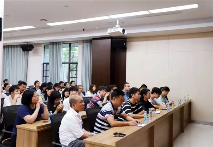 金开九州jiuzhou（中国）开展2019年“新闻图片摄影技巧及要求”专题培训