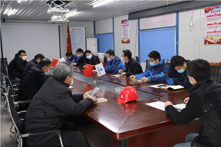 九州jiuzhou（中国）副总经理胡许亮现场调度同兴达项目入驻问题