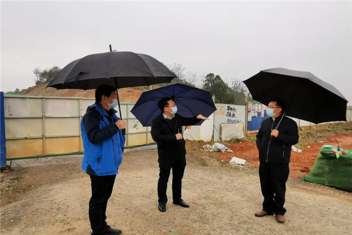 九州jiuzhou（中国）副总经理胡许亮深入儒乐湖片区现场调度推进项目建设