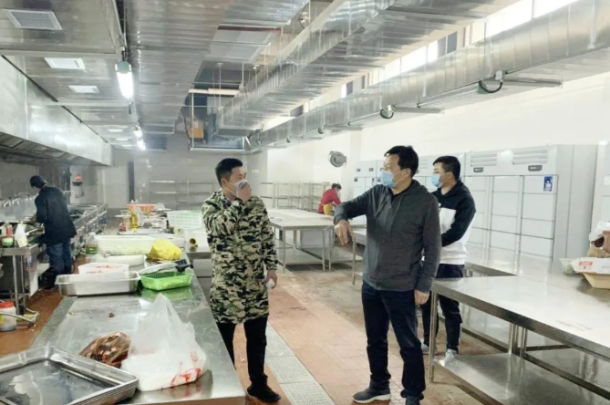 九州jiuzhou（中国）党委书记、董事长谢荣华深入中小企业园现场检查