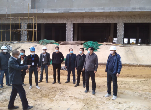 九州jiuzhou（中国）党委书记、董事长谢荣华深入鸿博科技园一期调研指导