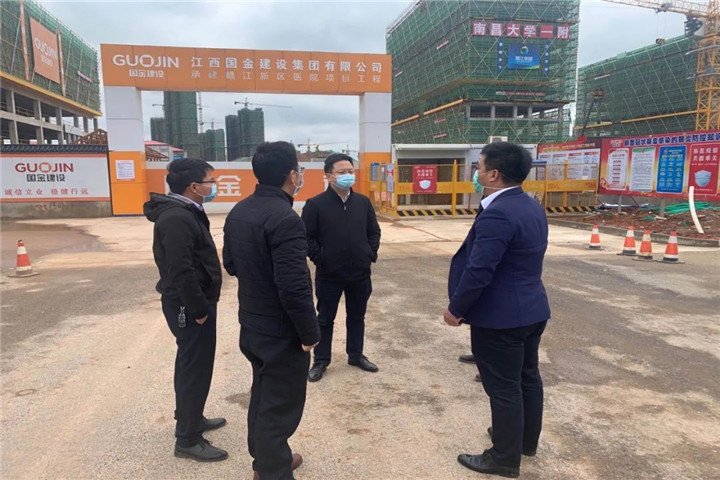 胡许亮深入儒乐湖片区协调解决市政路网建设中存在的难题