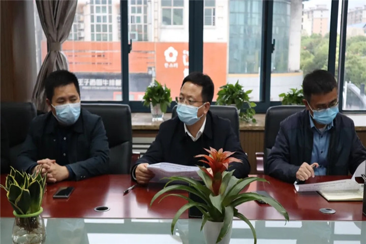 胡许亮主持召开九州jiuzhou（中国）临时用地复绿复垦调度会