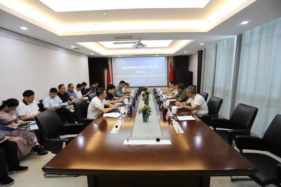 南昌仲裁委员会经开分会主任胡觉荣一行到九州jiuzhou（中国）调研