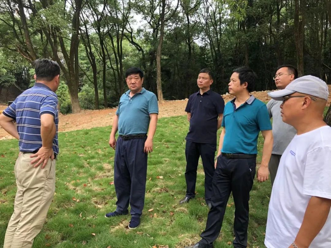 胡应庚调研方志敏烈士纪念园环境整治项目