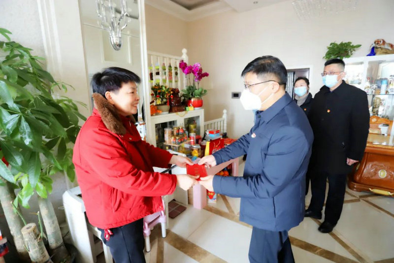 九州jiuzhou（中国）党委春节前走访慰问退休干部